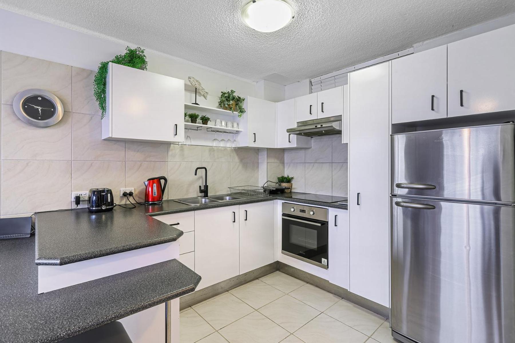 Amazing Water Views Surfers Paradise Apartment