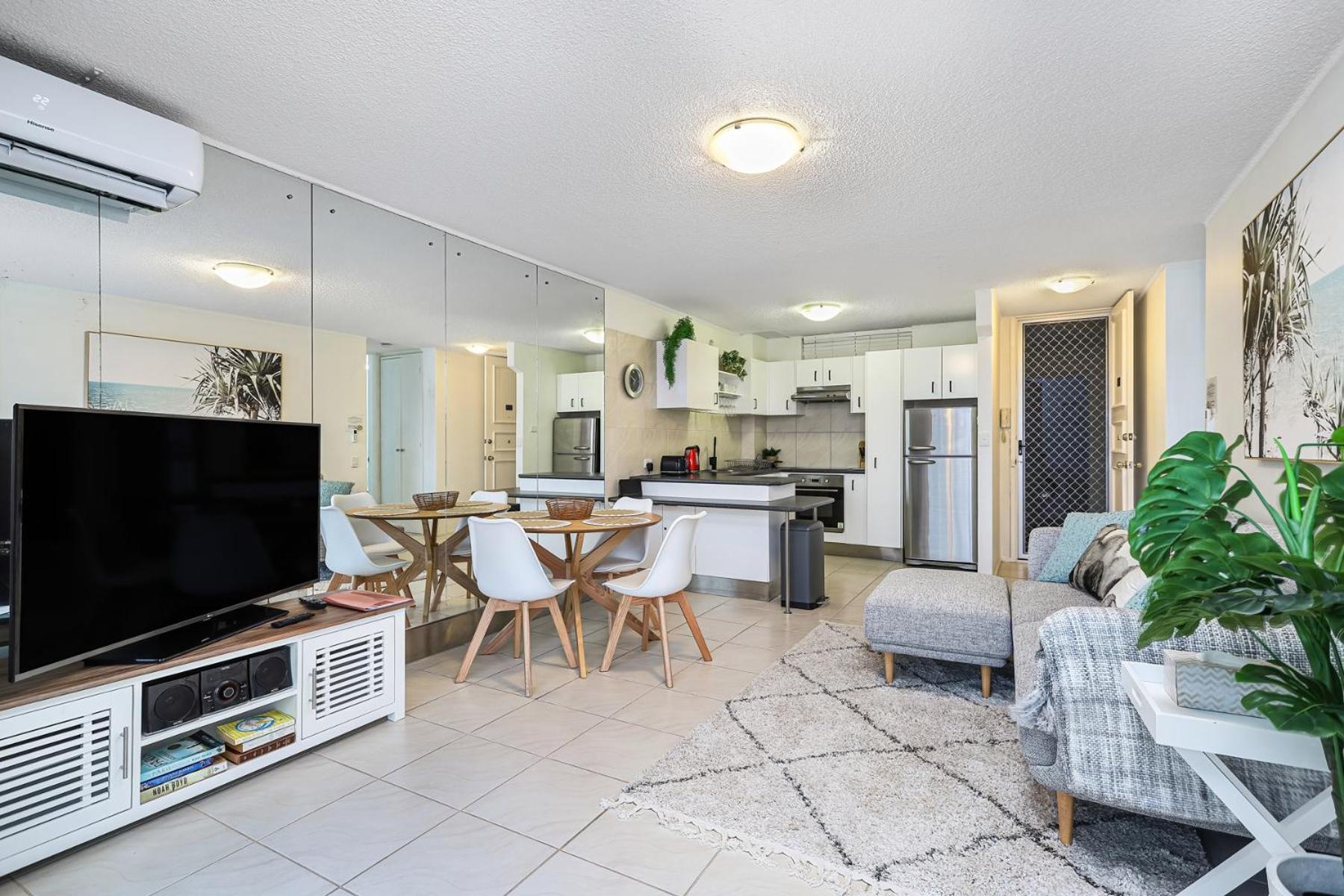 Amazing Water Views Surfers Paradise Apartment Gold Coast